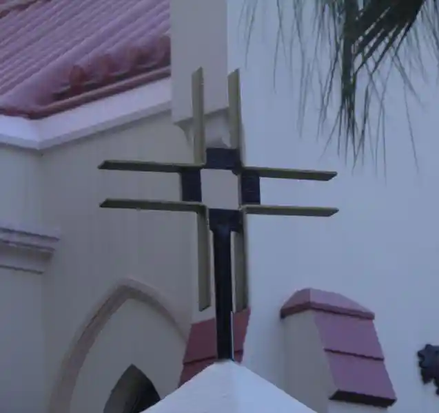 Rosary Church Hong Kong exterior, cross